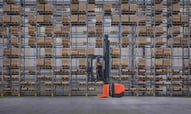 seleccion de productos kitting logístico | Qué es el kitting logístico y cómo optimiza los tiempos de un almacén | Toyota Material Handling
