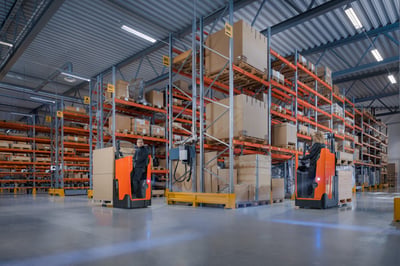 Toyota Levio en almacén | Cómo calcular la huella de carbono de su flota de carretillas paso a paso | Toyota Material Handling