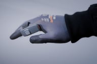 Control remoto para picking semiautomático |Picking semiautomático: Qué es y beneficios para un almacén | Toyota Material Handling