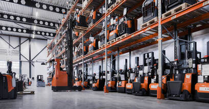 Flota de alquiler de carretillas | Leasing de carretillas vs. alquiler a largo plazo: ¿qué solución elegir? | Toyota Material Handling