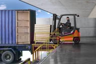 Toyota Traigo en el muelle de carga| Toyota Material Handling