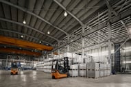 Almacén con carretillas Toyota | Auditoría de seguridad en el almacén: checklist para detectar y priorizar riesgos | Toyota Material Handling
