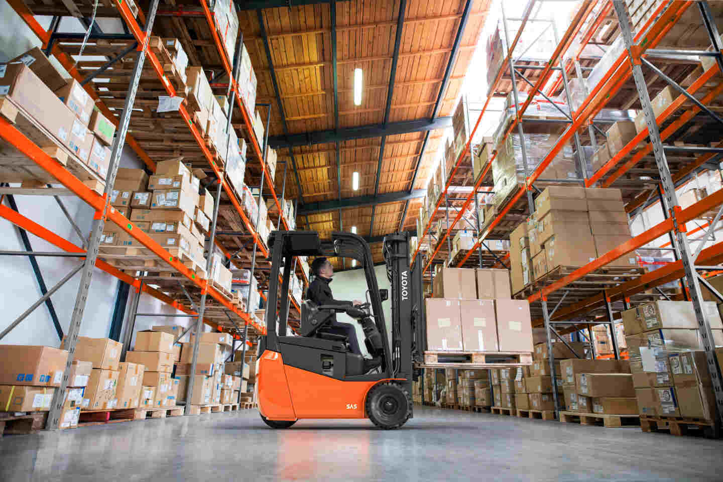 Traigo 24 en tipos de almacén | Tipos de almacenamiento: Cuáles existen y cual es el más adecuado para su almacén | Toyota Material Handling