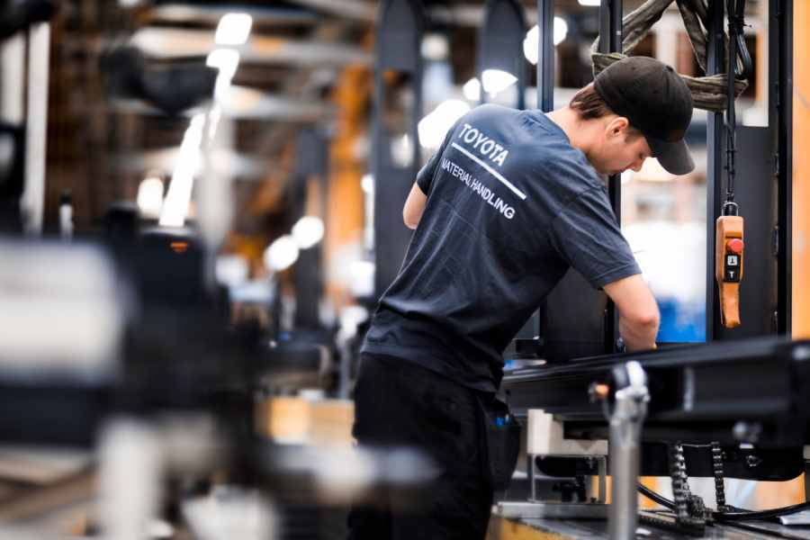 Producción| Procedimiento operativo estándar (SOP): Significado, aplicación y ventajas en la logística de almacén| Toyota Material Handling