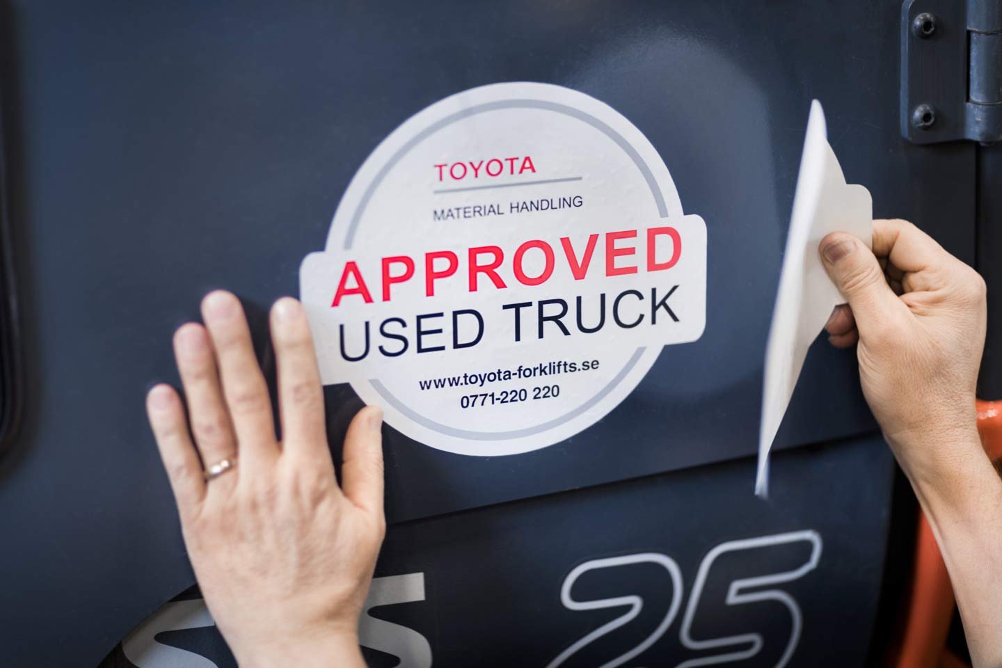 Certificando una máquina reacondicionada | Aumento de la demanda de carretillas de ocasión por problemas en la cadena de suministro | Toyota Material Handling