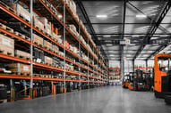 Flota de carretillas Toyota en almacén 3PL de gran volumen | ¿Cómo seleccionar la flota de carretillas para un almacén 3PL de gran volumen? | Toyota Material Handling